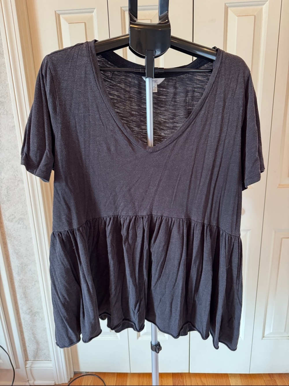 Terra & Sky Charcoal V-Neck Peplum Tunic